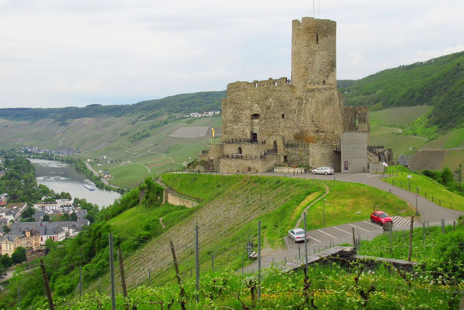 Landshut Castle above Bernkastel, with the river and steep vineyard slopes below